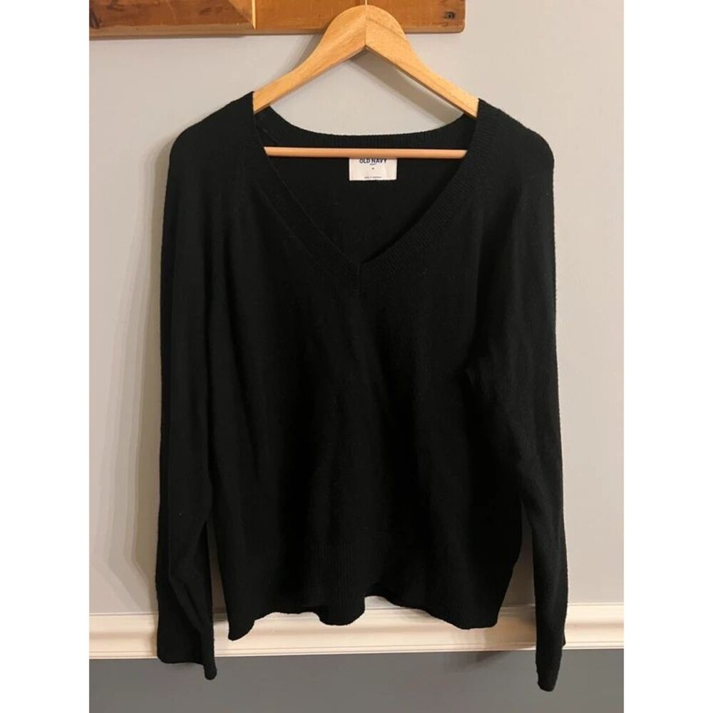 Women’s Black V-Neck So Soft Sweater Size Medium / Large